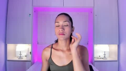 anaacollins_ online show from June 2026 11:30:02 AM