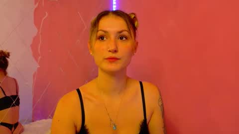 anaayss online show from October 2025 04:35:02 AM