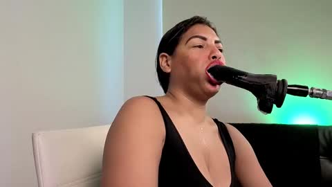 Snapshot of anabel693_ chatting on May 2026 04:04:01 PM Anabel Alice Gandara online show from May 2026 04:04:01 PM