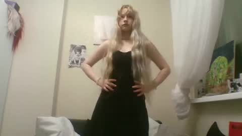 Malvina online show from June 2026 07:09:01 PM