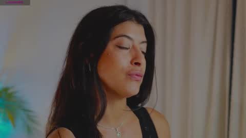 anabelcurvy online show from October 2025 07:03:01 PM