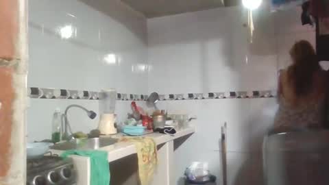 Snapshot of anabella_00 chatting on April 2026 09:39:33 PM anabella_00 online show from April 2026 09:39:33 PM