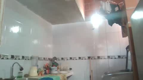 Snapshot of anabella_00 chatting on April 2026 07:37:01 PM anabella_00 online show from April 2026 07:37:01 PM