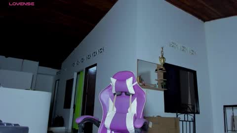 Anabella online show from December 2025 12:07:01 AM