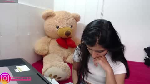 Snapshot of anahibrowns95 chatting on October 2025 07:00:01 PM Anahi Browns online show from October 2025 07:00:01 PM