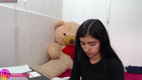 Snapshot of anahibrowns95 chatting on October 2025 07:12:01 PM Anahi Browns online show from October 2025 07:12:01 PM