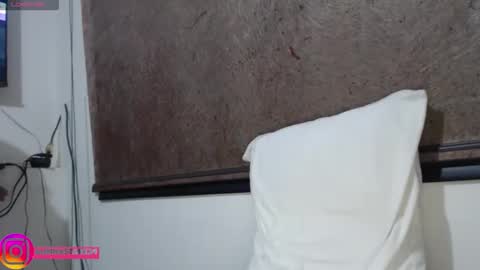 Snapshot of anahibrowns95 chatting on November 2025 09:14:02 PM Anahi Browns online show from November 2025 09:14:02 PM