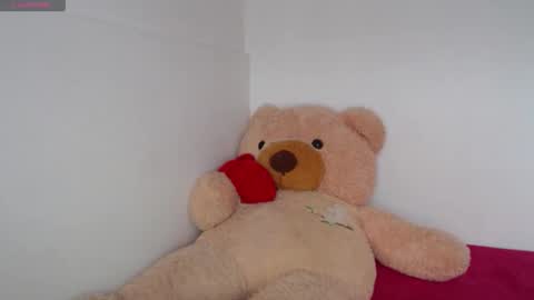 Anahi Browns online show from May 2026 08:27:01 PM