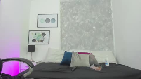 Anahii  online show from March 2025 07:20:02 PM