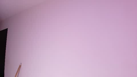 Vaiolet colls online show from July 2026 06:20:01 PM