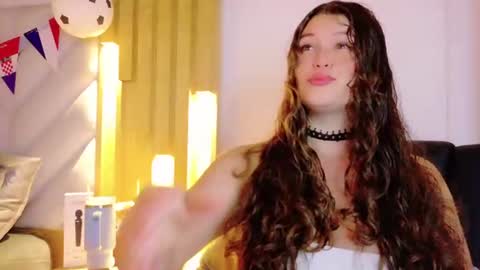 Anaise  online show from June 2026 11:31:01 AM
