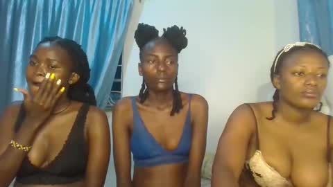 Snapshot of analeia_ chatting on February 2025 02:30:01 AM Analeia online show from February 2025 02:30:01 AM