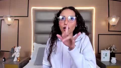 Ana Maria  online show from July 2026 09:31:02 PM
