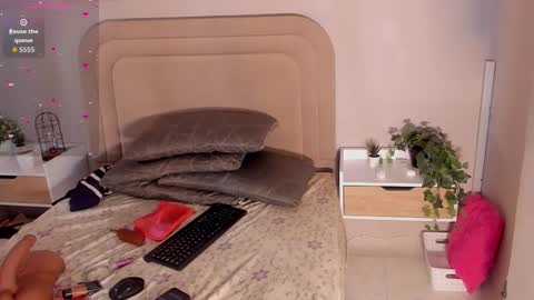 anamonroee online show from September 2025 11:36:01 AM