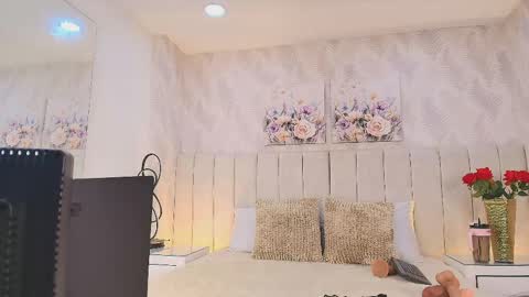 Mia online show from May 2026 12:01:01 PM