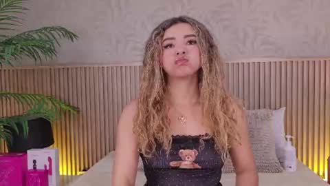 Mia online show from July 2026 12:20:02 PM