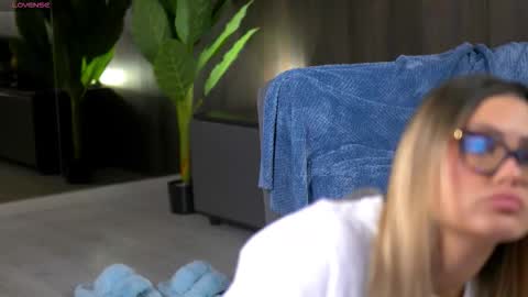 AnastasyaNoir online show from October 2025 04:34:02 AM