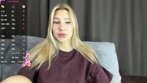 Snapshot of and1sa chatting on October 2025 08:40:02 AM Andisa online show from October 2025 08:40:02 AM