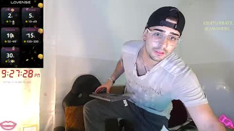 Snapshot of andders_ chatting on April 2026 02:27:02 AM Anders online show from April 2026 02:27:02 AM