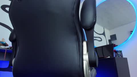 Andrs   -                   online show from September 2025 10:55:02 PM