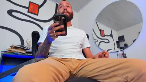 Andrs   -                   online show from November 2025 01:15:02 AM