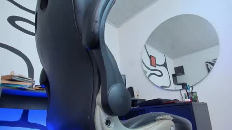 Andrs   -                   online show from January 2026 10:46:02 PM