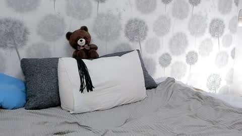 andneveragain online show from January 2025 06:43:01 PM
