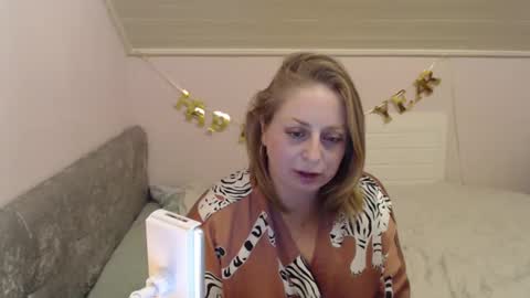 Andorphin online show from January 2025 07:29:01 PM