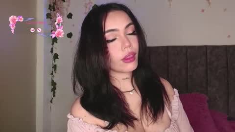 Andra de la Rosse online show from April 2026 05:47:02 AM