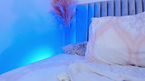 Andra Cyrus online show from January 2025 02:35:02 PM