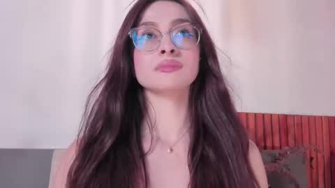 Andra Cyrus online show from March 2026 10:53:01 PM