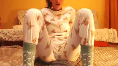 Andra online show from October 2025 05:45:02 PM