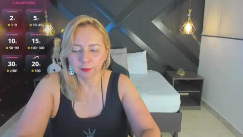 Snapshot of andre_soto_ chatting on December 2025 02:30:02 AM A N D R E online show from December 2025 02:30:02 AM