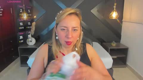 Snapshot of andre_soto_ chatting on February 2026 02:27:01 AM A N D R E online show from February 2026 02:27:01 AM