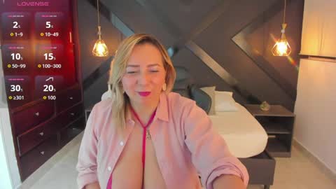 Snapshot of andre_soto_ chatting on April 2026 01:32:01 AM A N D R E online show from April 2026 01:32:01 AM