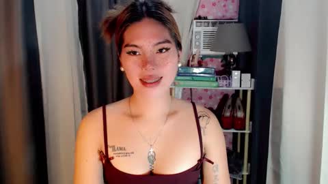 Snapshot of andrea06121998 chatting on April 2026 12:43:02 PM andrea06121998 online show from April 2026 12:43:02 PM