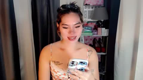 Snapshot of andrea06121998 chatting on April 2026 01:46:02 PM andrea06121998 online show from April 2026 01:46:02 PM
