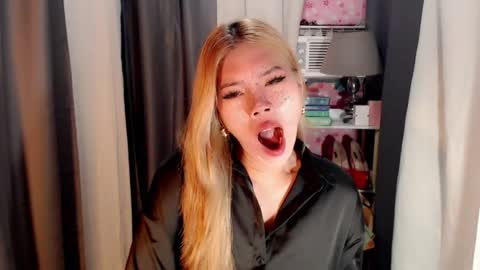 andrea06121998 online show from July 2026 05:28:01 PM