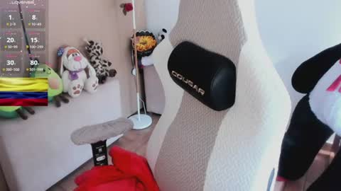 Snapshot of andrea_bonnie chatting on June 2026 02:15:02 PM andrea_bonnie online show from June 2026 02:15:02 PM