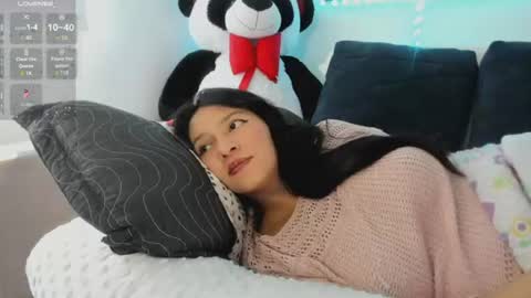 Snapshot of andrea_bonnie chatting on July 2026 01:42:01 PM andrea_bonnie online show from July 2026 01:42:01 PM