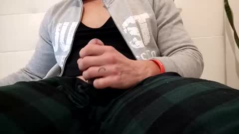 Snapshot of andrea_feetlover chatting on November 2025 08:42:02 PM andrea_feetlover online show from November 2025 08:42:02 PM