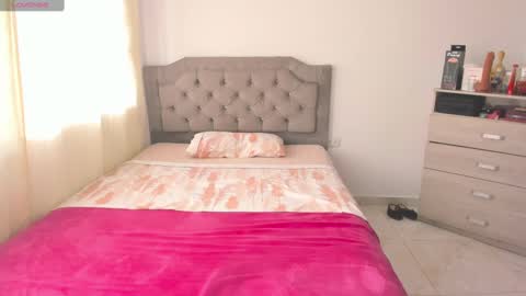 Snapshot of andrea_hillss2 chatting on February 2025 04:58:01 PM ANDREA online show from February 2025 04:58:01 PM