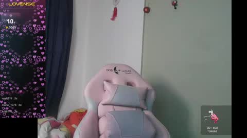 Snapshot of andrea_saenz_ chatting on December 2024 11:18:02 AM online show from December 2024 11:18:02 AM