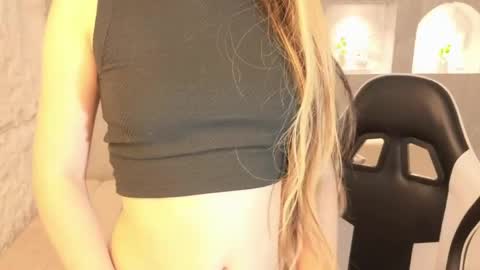 andrea_tx online show from June 2026 01:03:01 PM