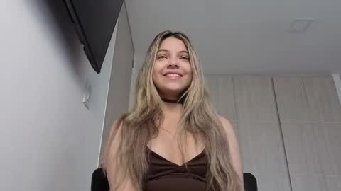 andreau 19 online show from April 2026 02:06:02 PM