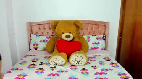 Andrea Y Taty online show from October 2025 02:03:01 PM