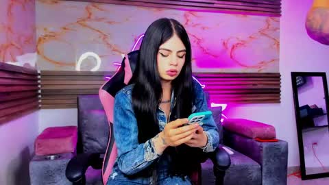 andrees_s online show from May 2026 11:42:01 PM