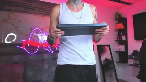 andrees_s online show from May 2026 01:35:01 AM