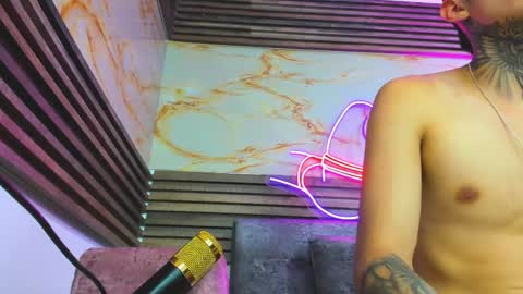andrees_s online show from May 2026 01:44:01 AM
