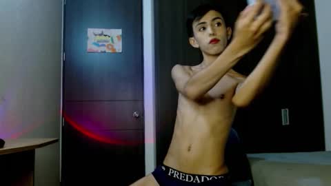 Snapshot of andreew_santana chatting on October 2025 01:28:01 AM Andrew online show from October 2025 01:28:01 AM